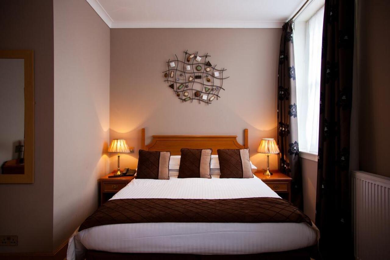The City Hotel Данфермлин Экстерьер фото